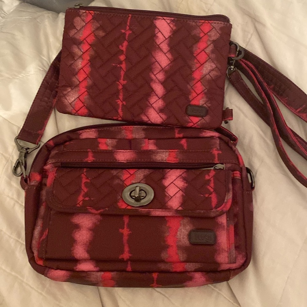 Lug switch and peekaboo shibori wine set